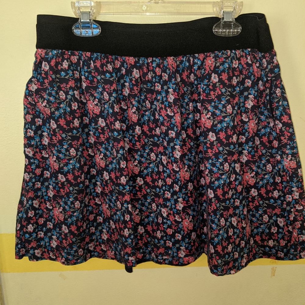 Floral mini skirt